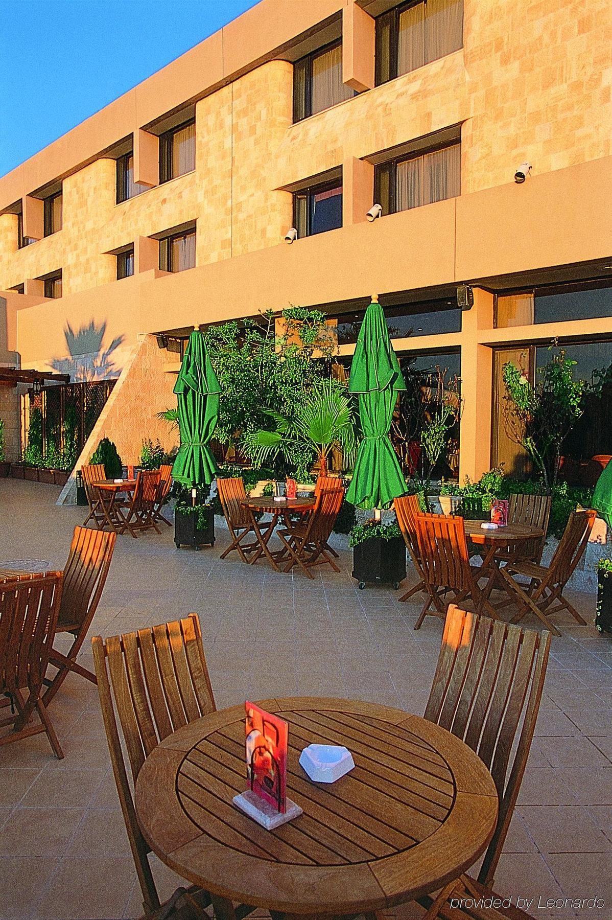 Crowne Plaza Resort Petra Wadi Musa Restaurant photo