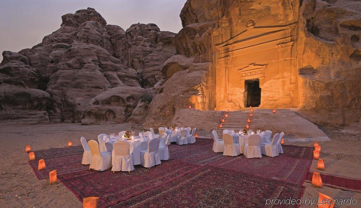 Crowne Plaza Resort Petra Wadi Musa Restaurant photo